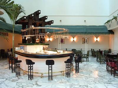 Golden Dragon Hotel Kunming Exterior foto